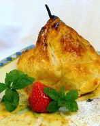 Фаршированные груши в слоенном тесте