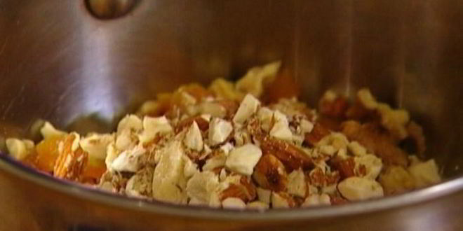 Рецепт гранола с йогуртом, ягодами и кленовым сиропом