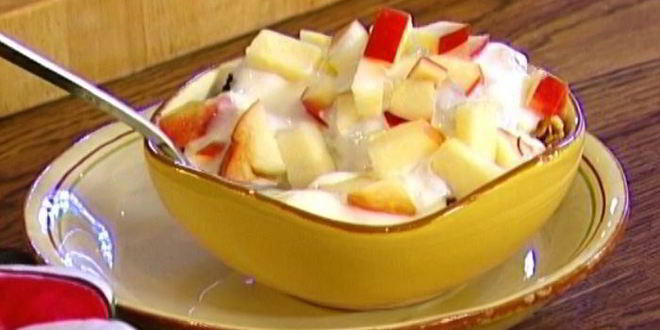 Рецепт гранола с йогуртом, ягодами и кленовым сиропом