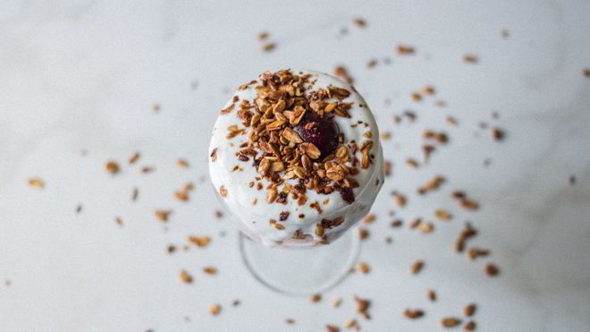 Рецепт Йогурт с печеной овсянкой и фруктами