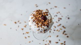Рецепт Йогурт с печеной овсянкой и фруктами