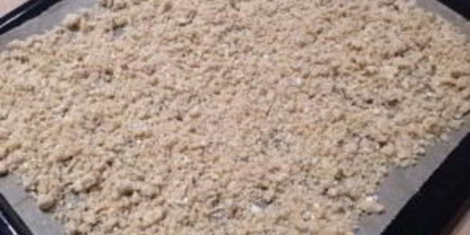 Рецепт крамбла со взбитыми сливками и соленого карамелью