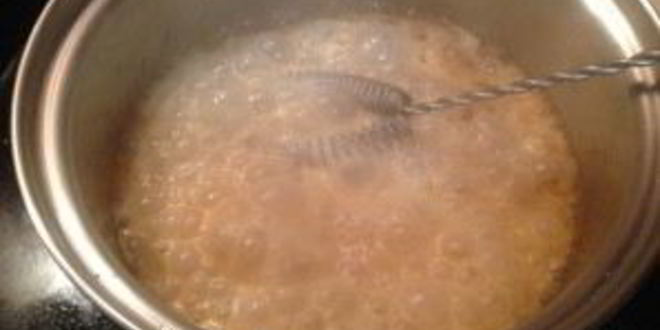 Рецепт крамбла со взбитыми сливками и соленого карамелью