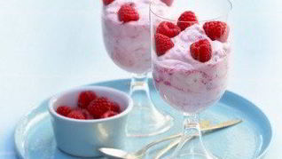 Рецепт Английский крем с шоколадом, ликером Франжелико и свежей малиной