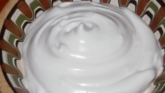 Рецепт Белковый крем для украшения торта