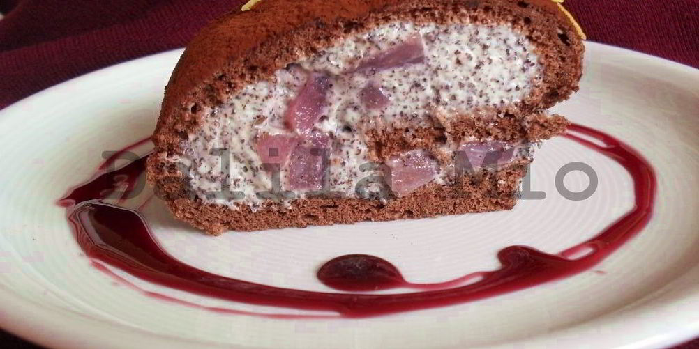 Как приготовить бисквитный рулет с винными грушами и маковым кремом