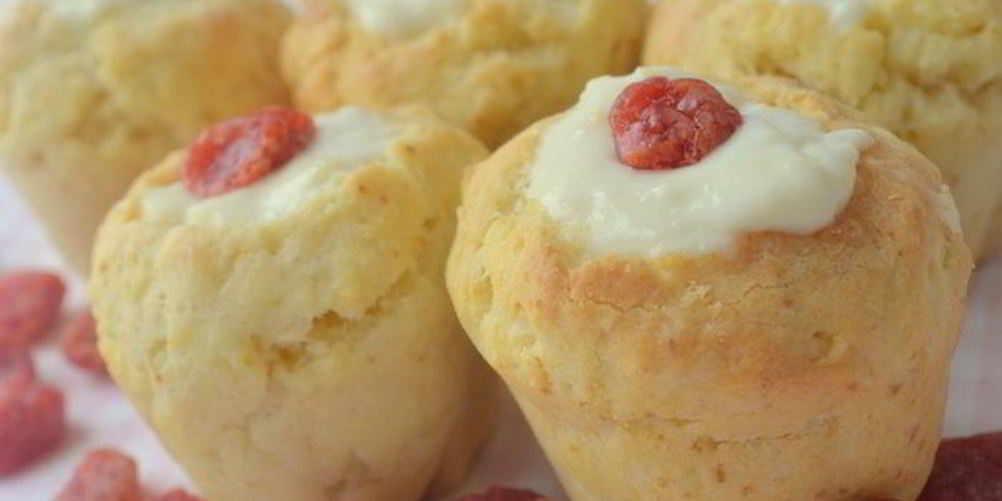 Как приготовить быстрые булочки с ванильно-лимонным кремом на завтрак