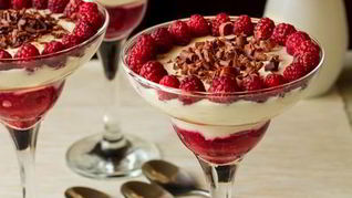 Рецепт Десерта Малинового лета с чизкейковыма кремома