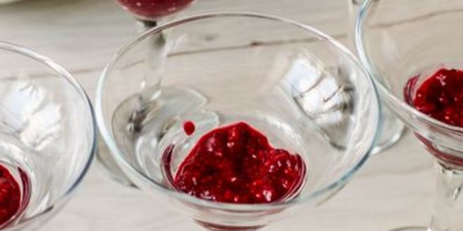 Рецепт десерт малиновое лето с чизкейковым кремом