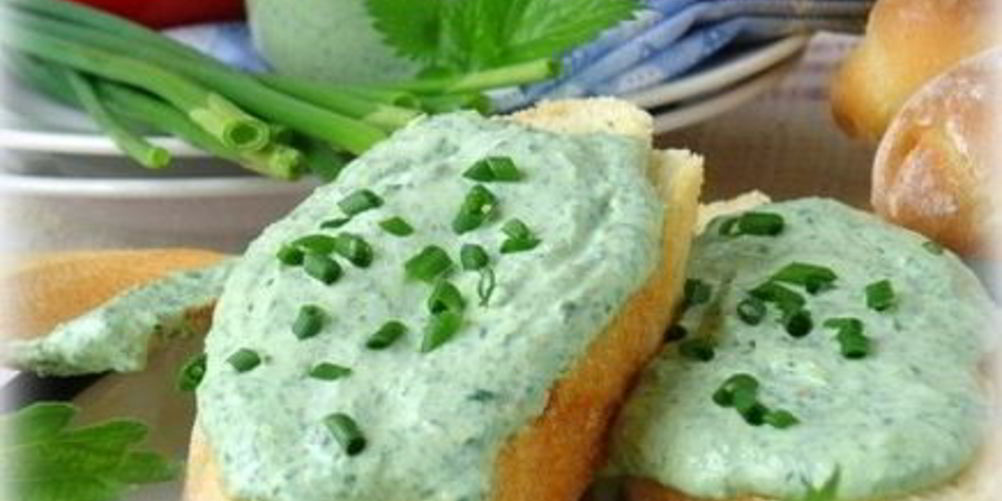 Как приготовить домашний крем-чиз с молодой крапивой и цедрой лимона