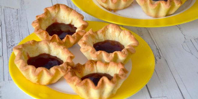 Рецепт корзиночки с белковым кремом песочные