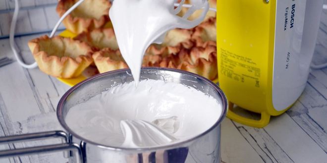 Рецепт корзиночки с белковым кремом песочные