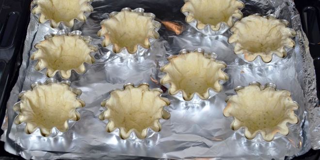 Рецепт корзиночки с белковым кремом песочные