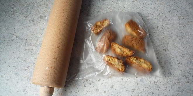 Рецепт крем сабайон с кантучини и вишней