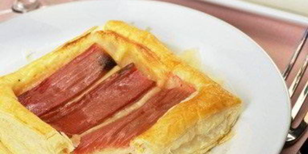 Как приготовить креманки с ревенем