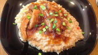 Рецепт Курица в соусе с кремовой кашей