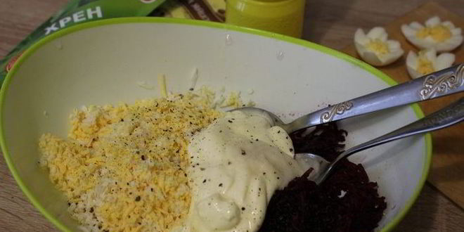 Рецепт сельдь под свекольным крем-соусом