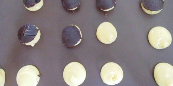 Рецепт шу с кракелином, шоколадным кремом и клубникой