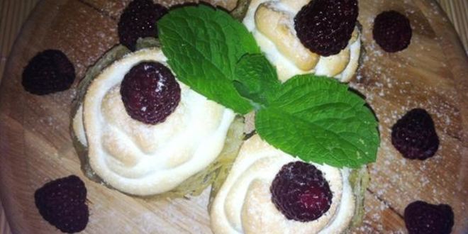 Рецепт слоеные корзиночки с кремом и малиной
