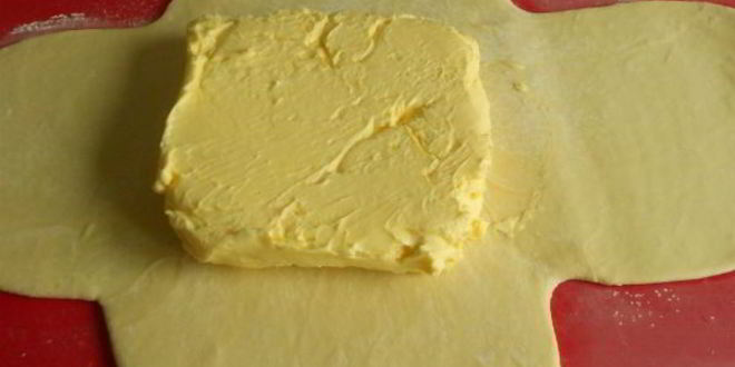 Рецепт слоеные трубочки с посыпкой и белковым кремом