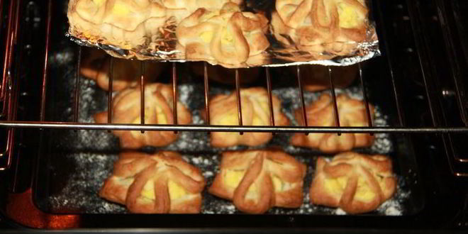 Рецепт слоеные звездочки с кремом патисьер и кусочками яблока