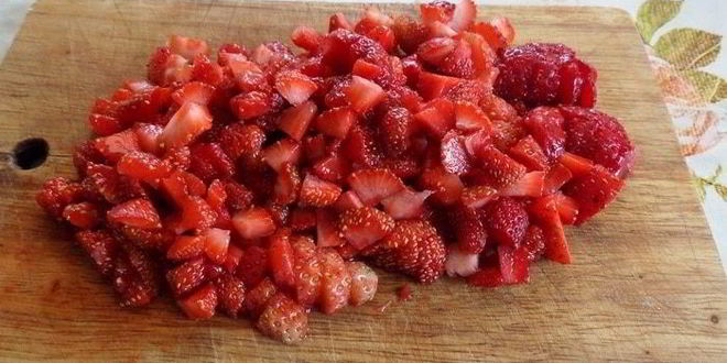 Рецепт трайфл с рисовым кремом, клубникой и бананом