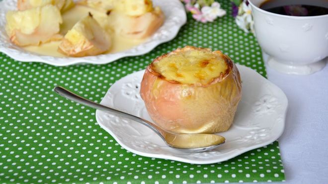 Рецепт Яблоки с кремом по-португальски