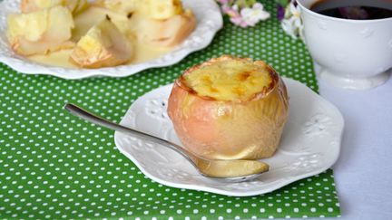 Рецепт Яблоки с кремом по-португальски