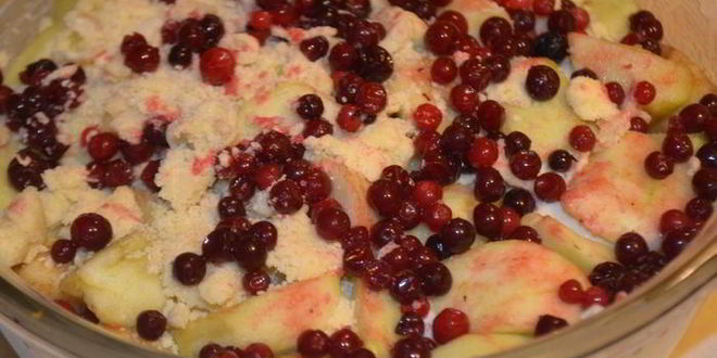 Рецепт запеченный крем из ряженки с сочной начинкой и под штрейзелем