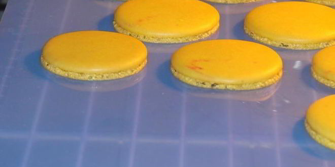 Рецепт макаронс с желе из кураги