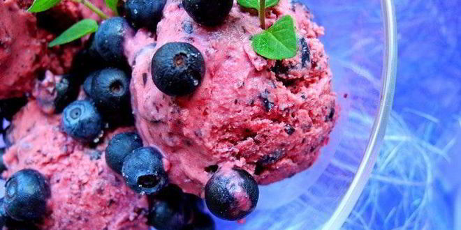 Рецепт черничное мороженое из сметаны