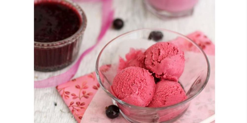 Как приготовить черносмородиновое мороженое