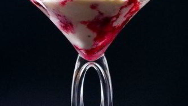 Рецепт Домашнее мороженое с водкой и клюквой