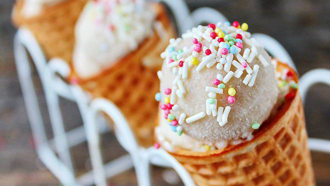 Рецепт Домашнее ванильно-сливочное мороженое