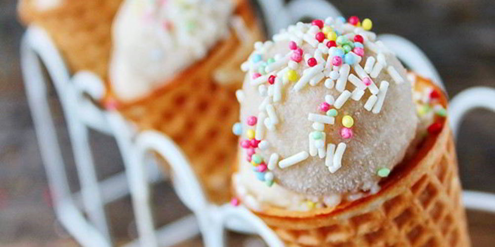 Как приготовить домашнее ванильно-сливочное мороженое