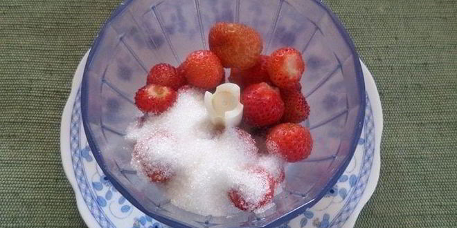 Рецепт дынно-клубничного мороженого