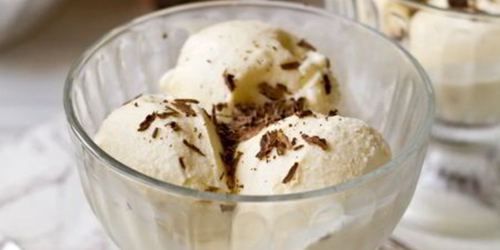 Как приготовить классическое ванильное мороженое