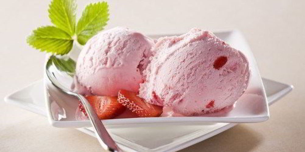 Как приготовить клубничное йогуртовое мороженое