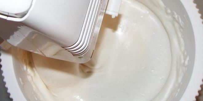 Рецепт медовое мороженое с кизилом и ананасом