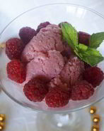 Молочно-малиновое мороженое