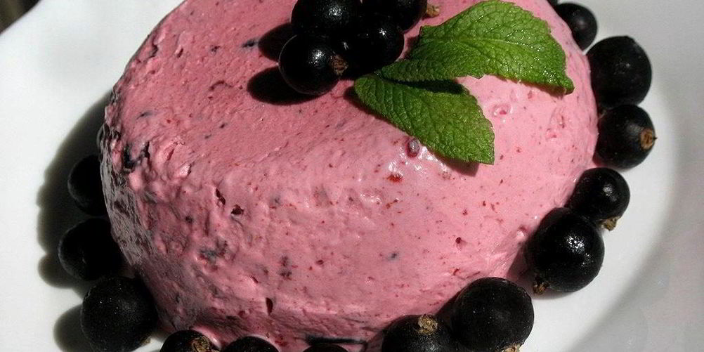 Рецепт мороженое на йогурте со смородиной