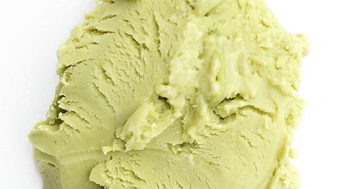 Рецепт Мороженое с зеленым чаем матча и конфетами KitKat