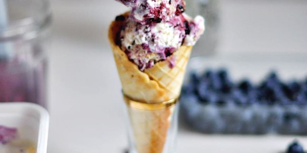 Как приготовить мороженое со вкусом черничного чизкейка