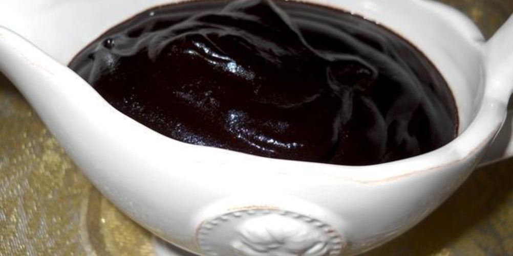 Как приготовить шоколадный соус для десертов, мороженого, блинов