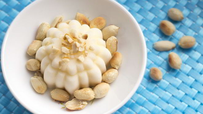 Рецепт Сливочное мороженое с арахисом