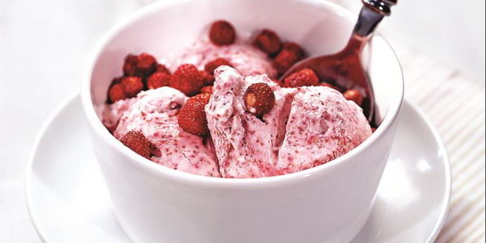 Как приготовить земляничное мороженое