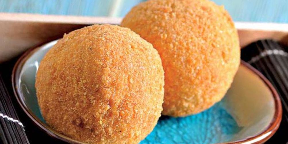 Как приготовить жареное мороженое с соусом из маракуйи