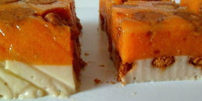 Рецепт мусс-желе из хурмы, черимойи и амареттини под крем-фрешем