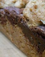 Овсяный десерт с шоколадом и орехами