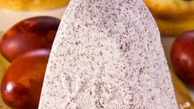 Рецепт Пасхальные куличи, творожная пасха с тертым шоколадом и крашеные яйца